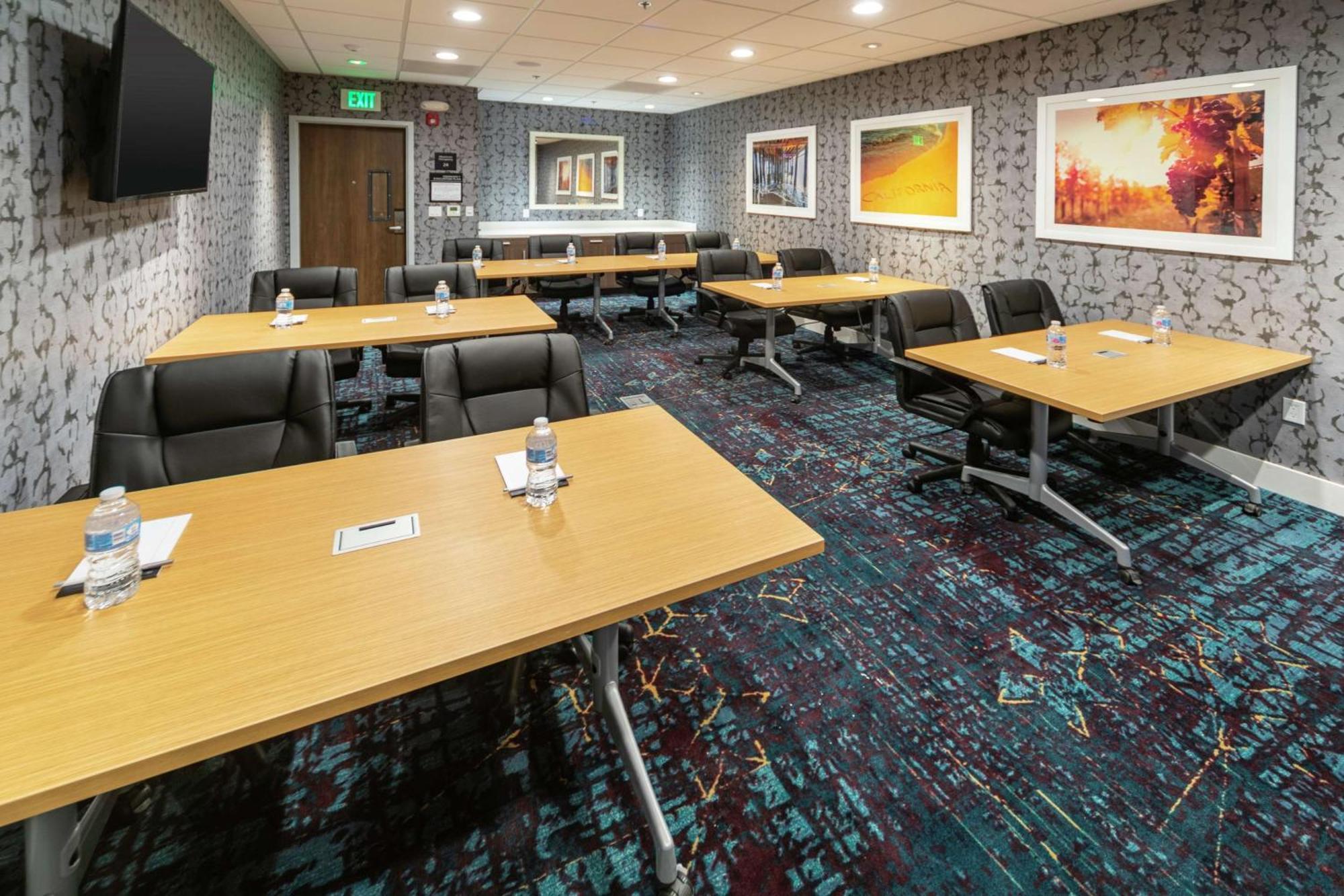 Hampton Inn & Suites Santa Maria Exterior photo